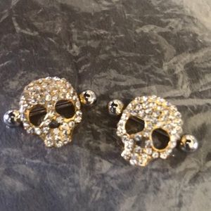 Skull nipple shields